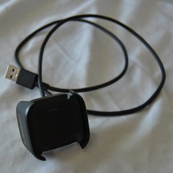 Versa 2 FitBit Watch Charger - Picture 1 of 4